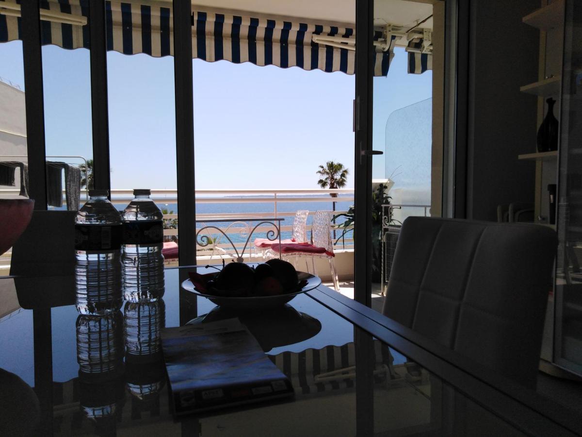 ז'ואן-לה-פינס Le Palais Du Tropique Appartement Vue Mer 5E Etage Avec Ascenseur מראה חיצוני תמונה